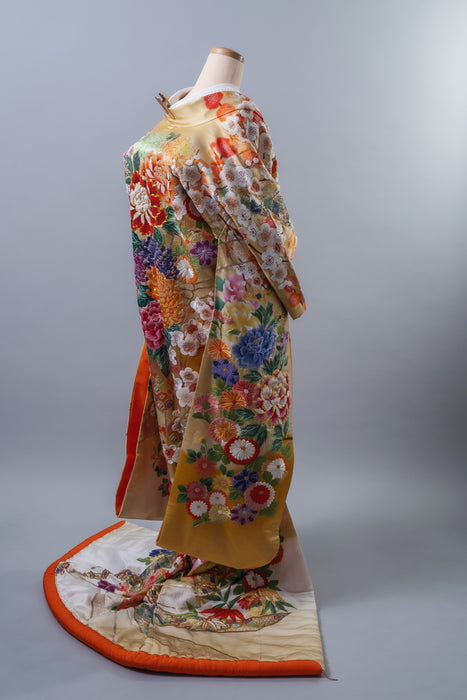 色打掛　手刺繍 清香束熨斗山吹色ぼかし